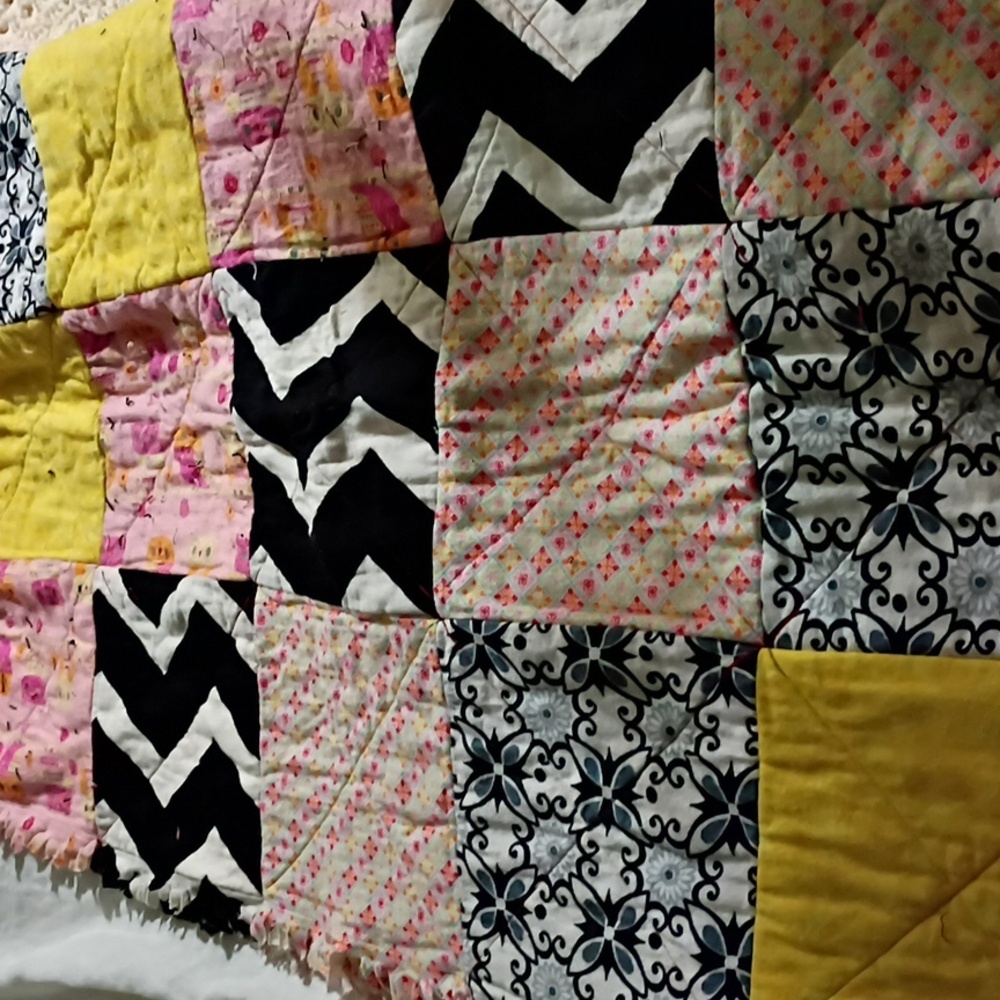 Handmade Flannel Patchwork Rag Quil - Picture 2 of 2